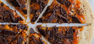 chocolate-apricot-pizza-3
