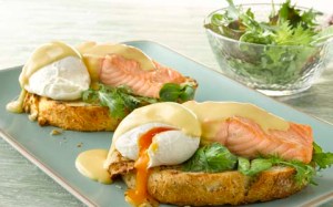Eggs-Benedict-with-Fresh-Salmon